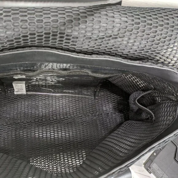 Fabletics Mesh The Grip Tote gym bag - Picture 3 of 12